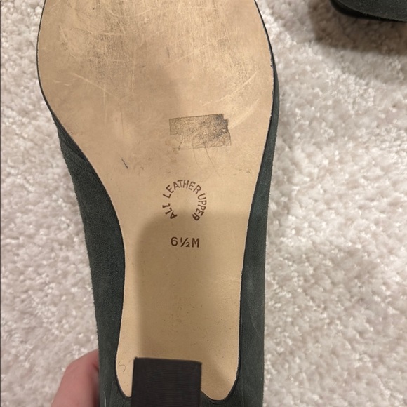 EUC Nine West Leopold Suede Green Heels - Size 6.5 - Picture 2 of 4